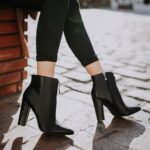 Μποτάκια με Τακούνι & Φερμουάρ - ΜΑΥΡΟ