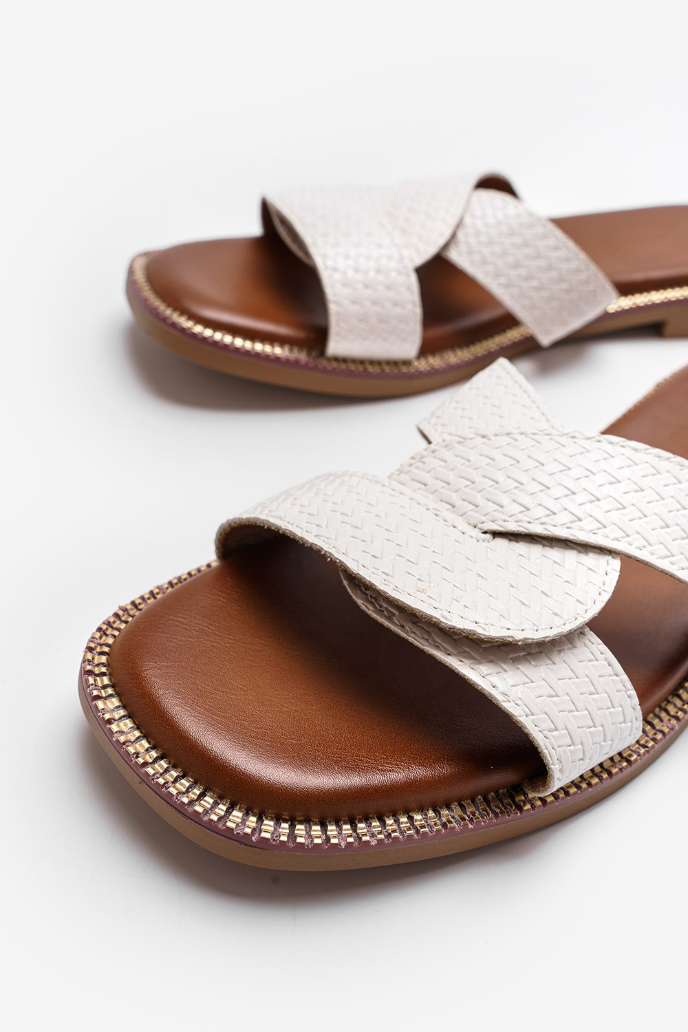 Παντόφλες Flat με Πλεγμένη φάσα- ΛΕΥΚΟ - Image 3